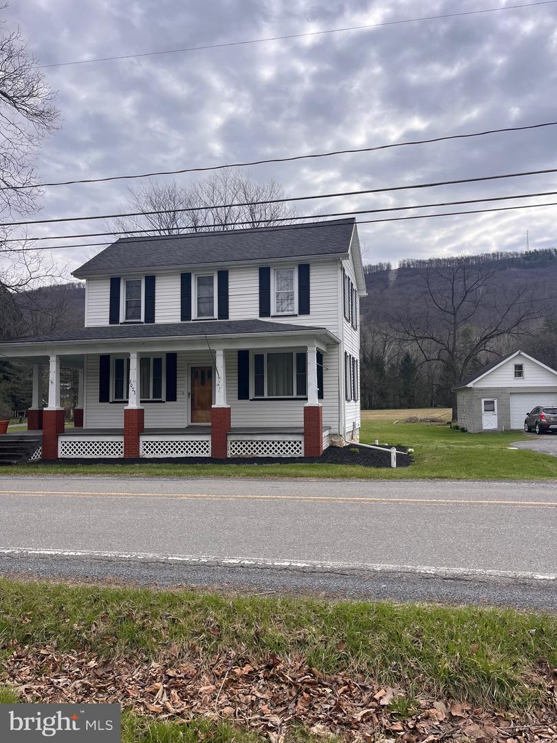 2022 Everett Road, East Freedom