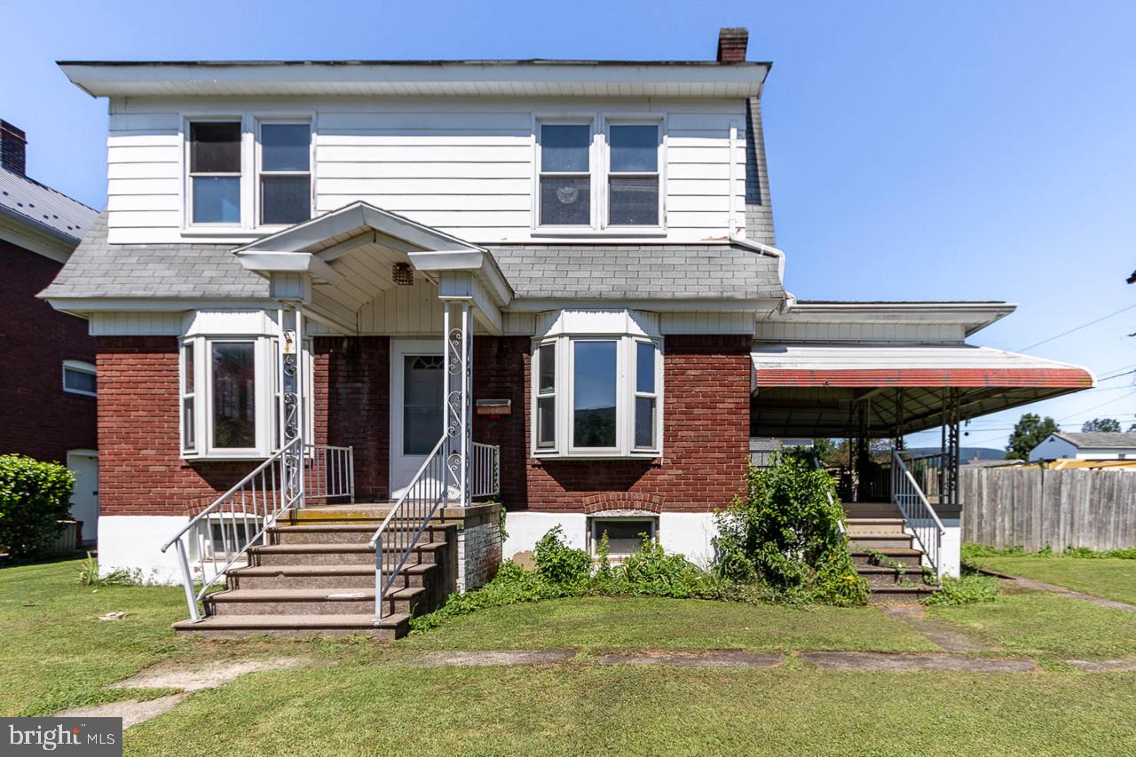 706 5th Street E