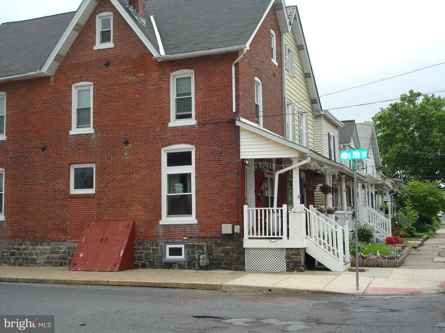 700 W Broad Street, Quakertown
