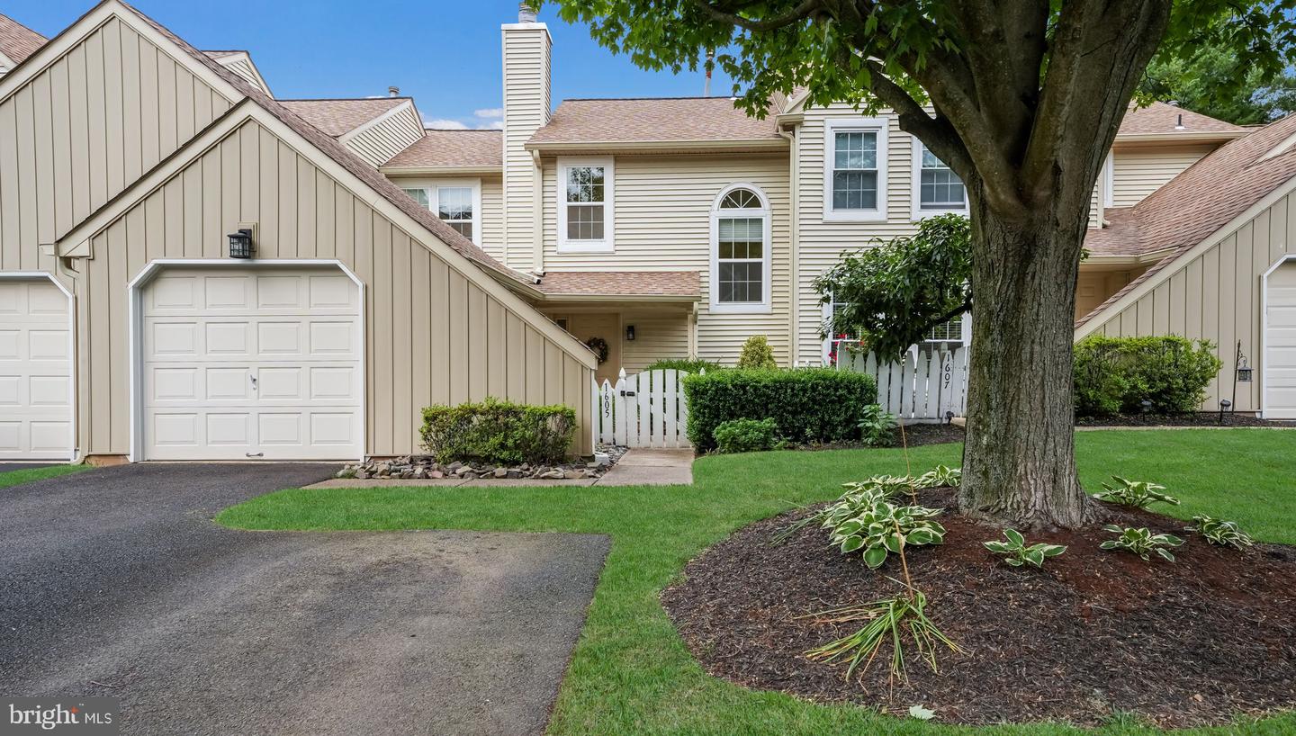 1605 Mcnelis Drive, Southampton