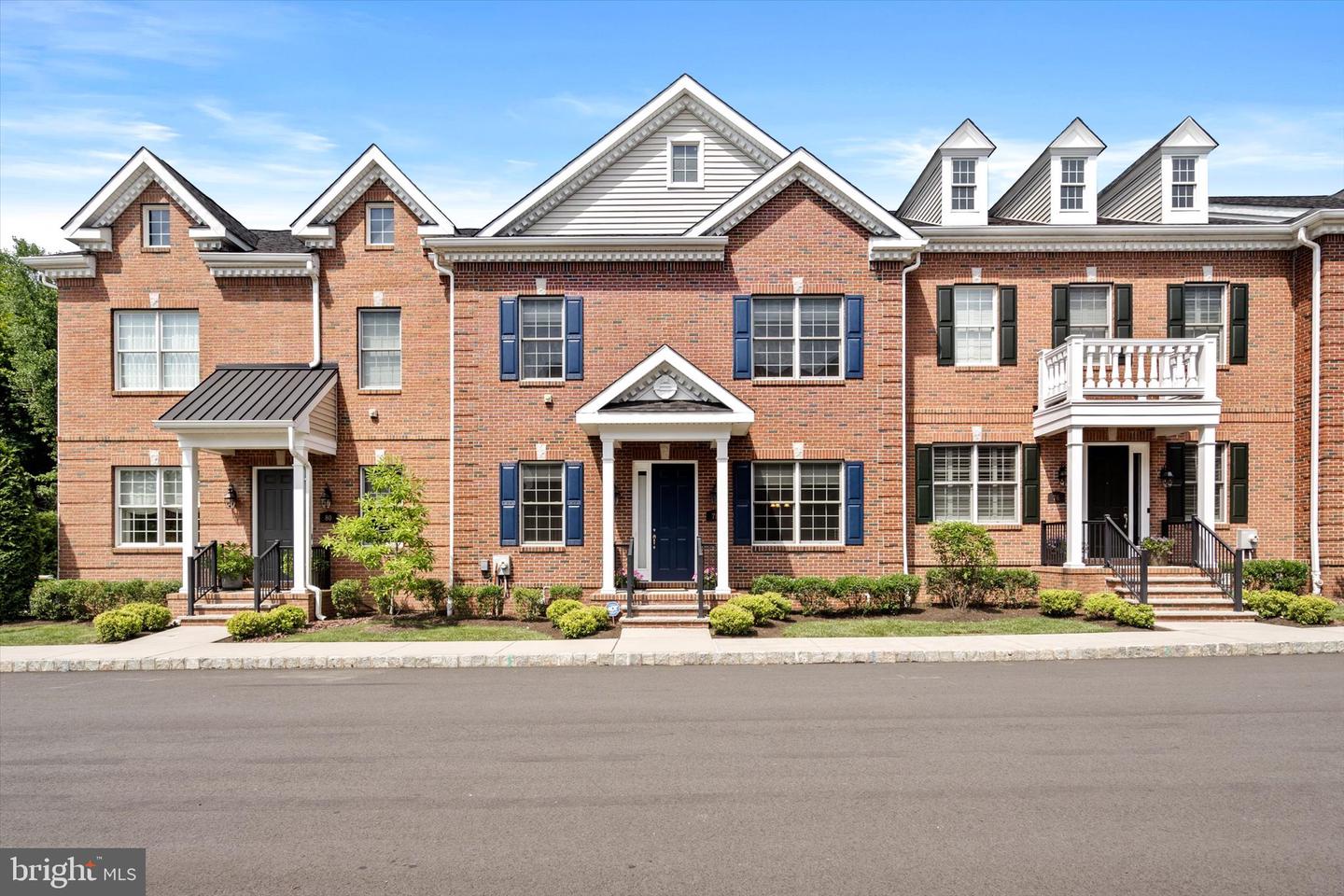 78 Creekview Ln, Yardley