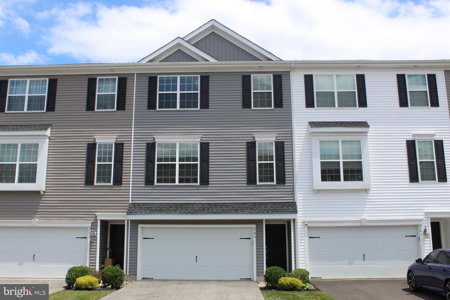 203 Pond View Court, Quakertown