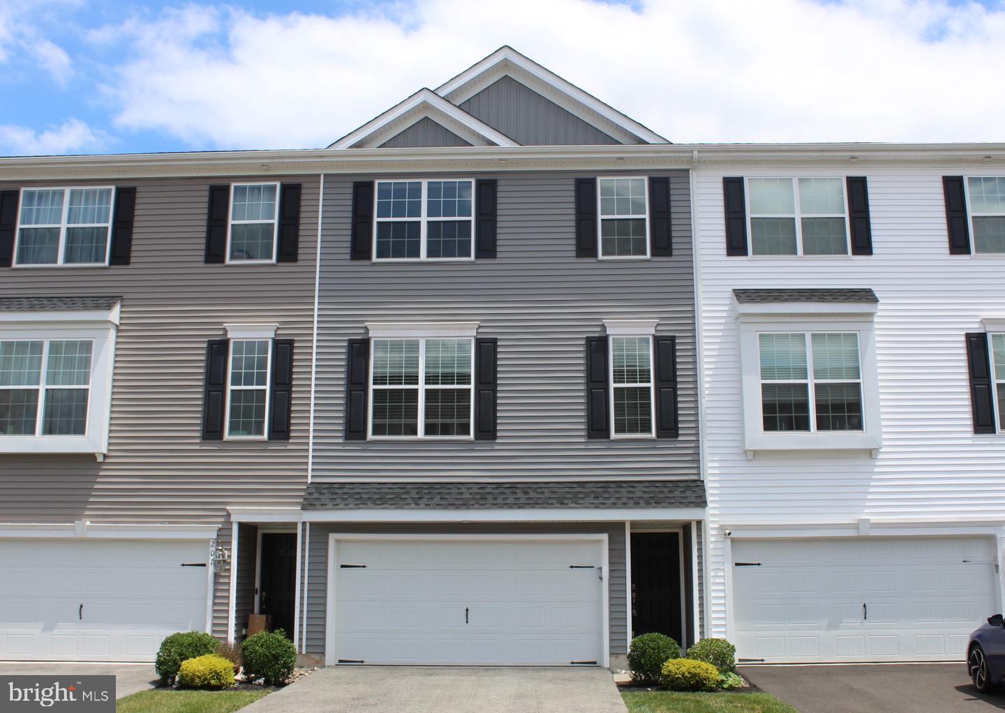 208 Pond View Court, Quakertown