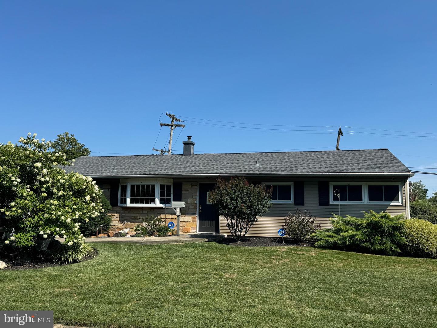 76 Indian Creek Drive, Levittown