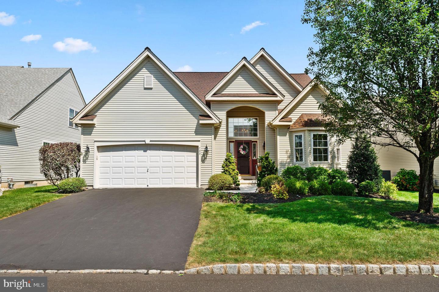 733 S Settlers Circle, Warrington
