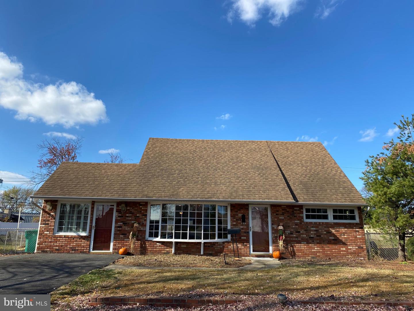 45 Prunewood Road, Levittown
