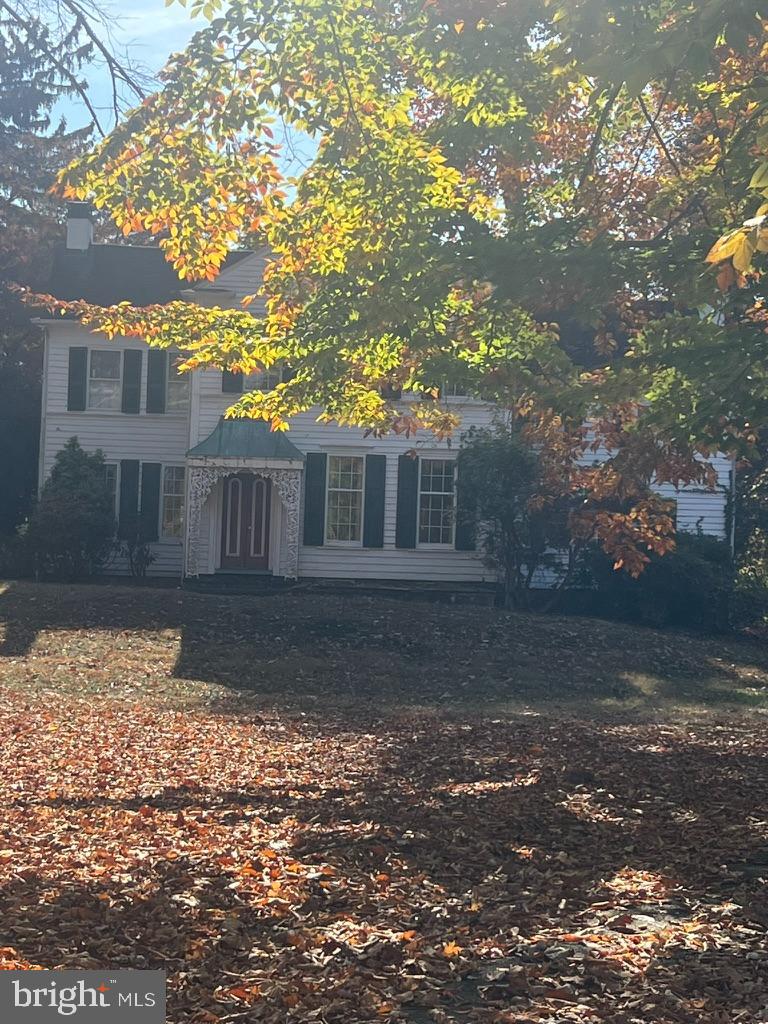 743 River, Yardley
