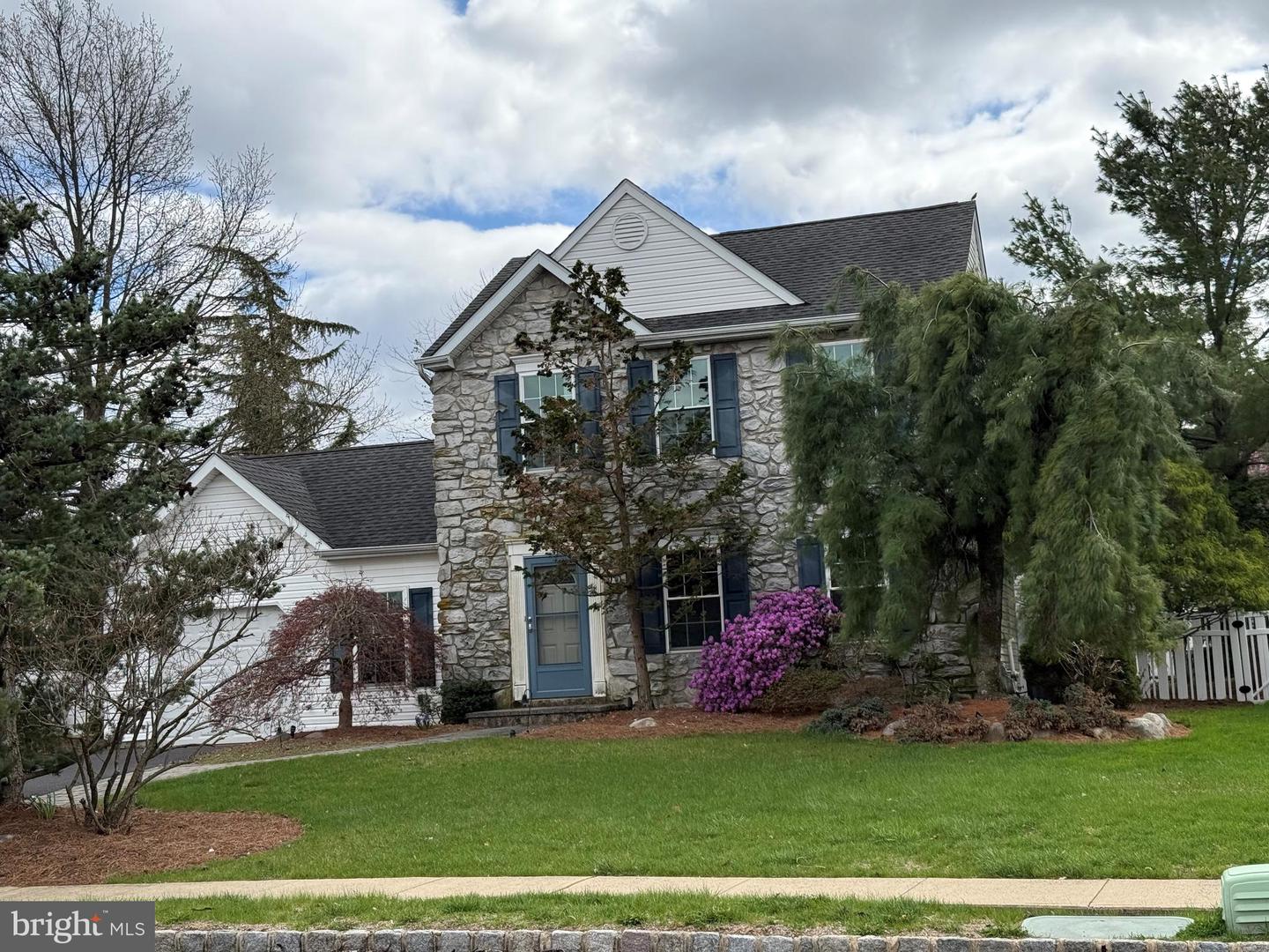 6013 Split Log Drive, Pipersville