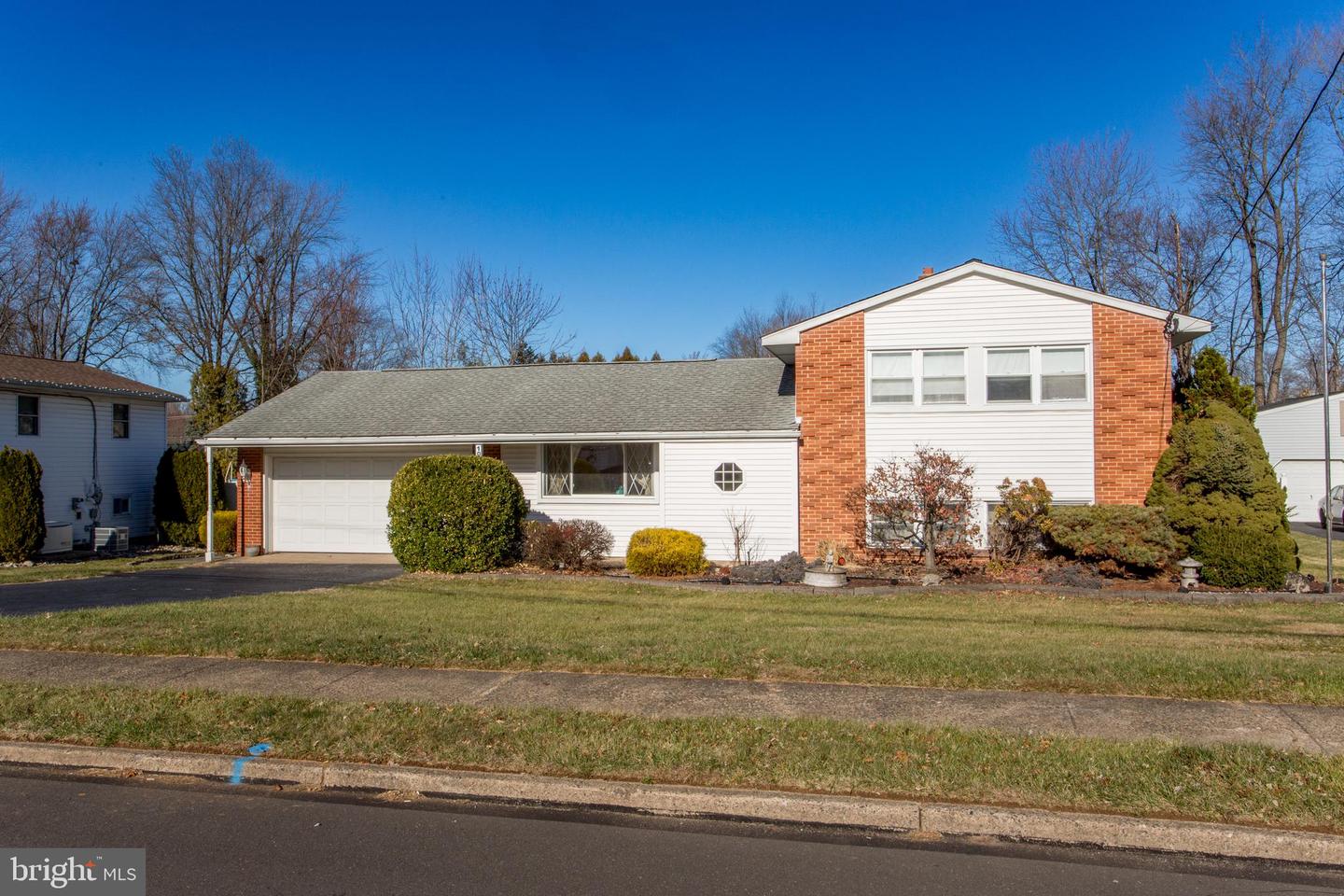 1096 Anthony Wayne Drive, Warminster