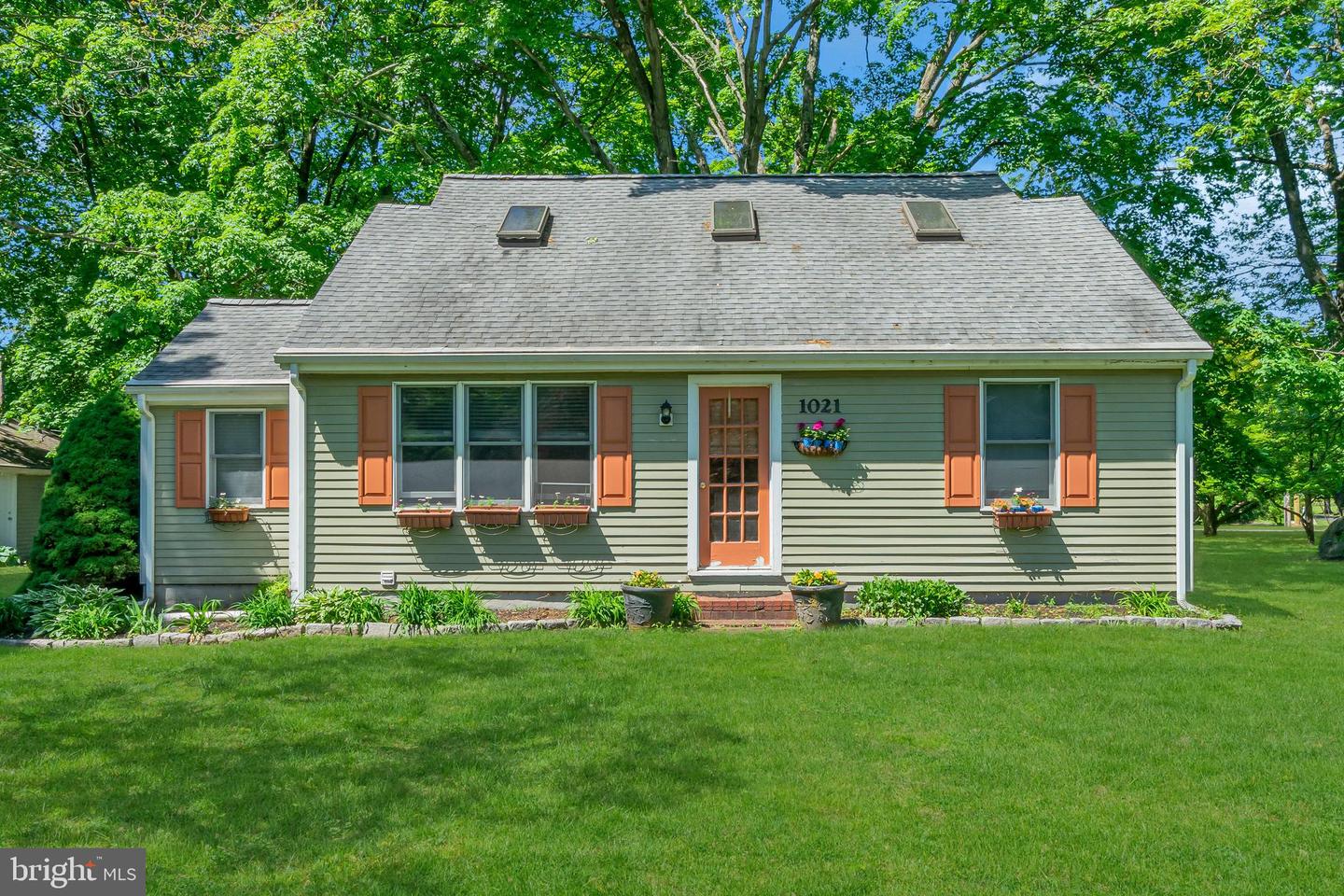 1021 Swayze Avenue, Washington Crossing