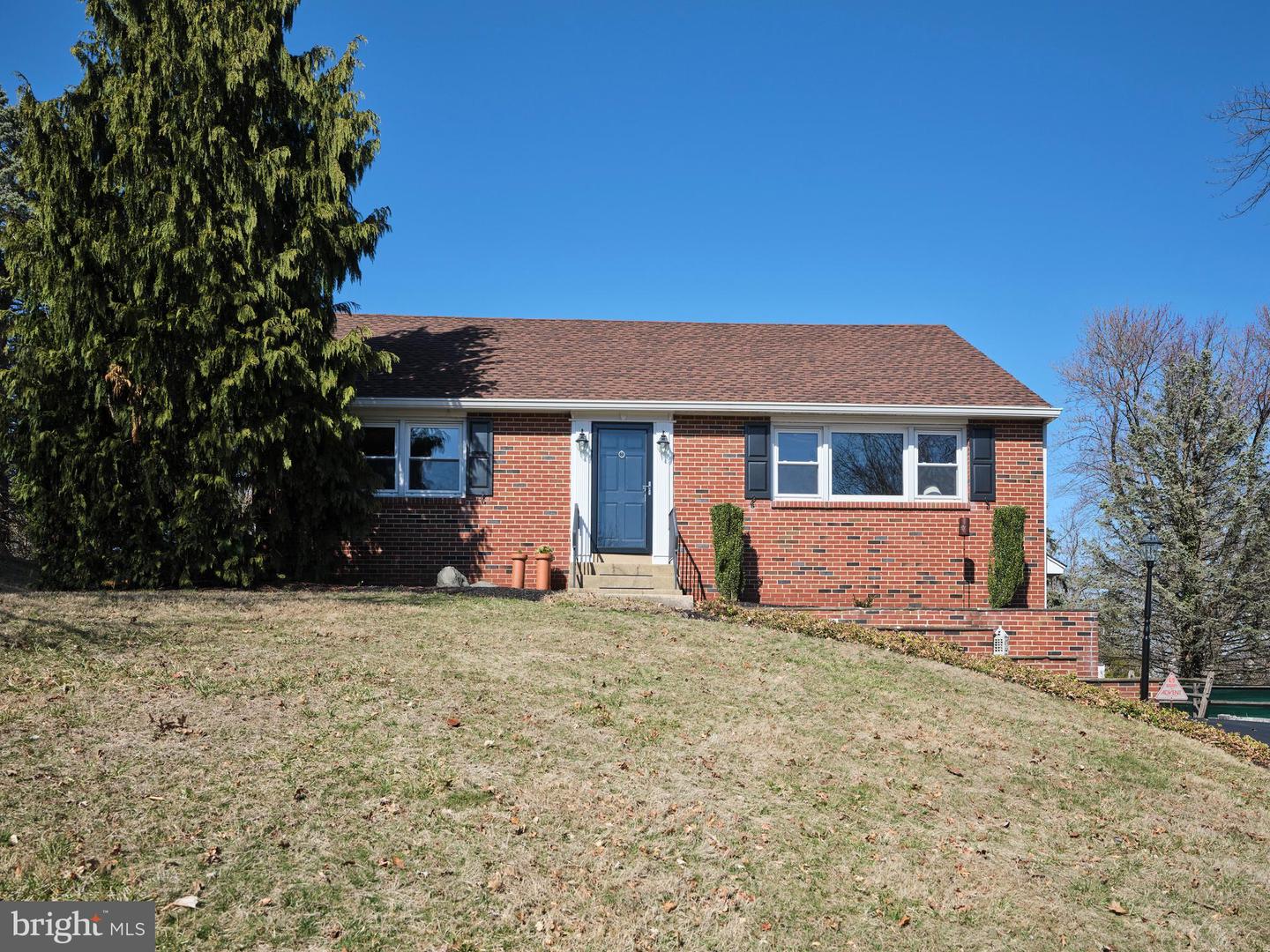 93 E Hillcrest Avenue, Chalfont