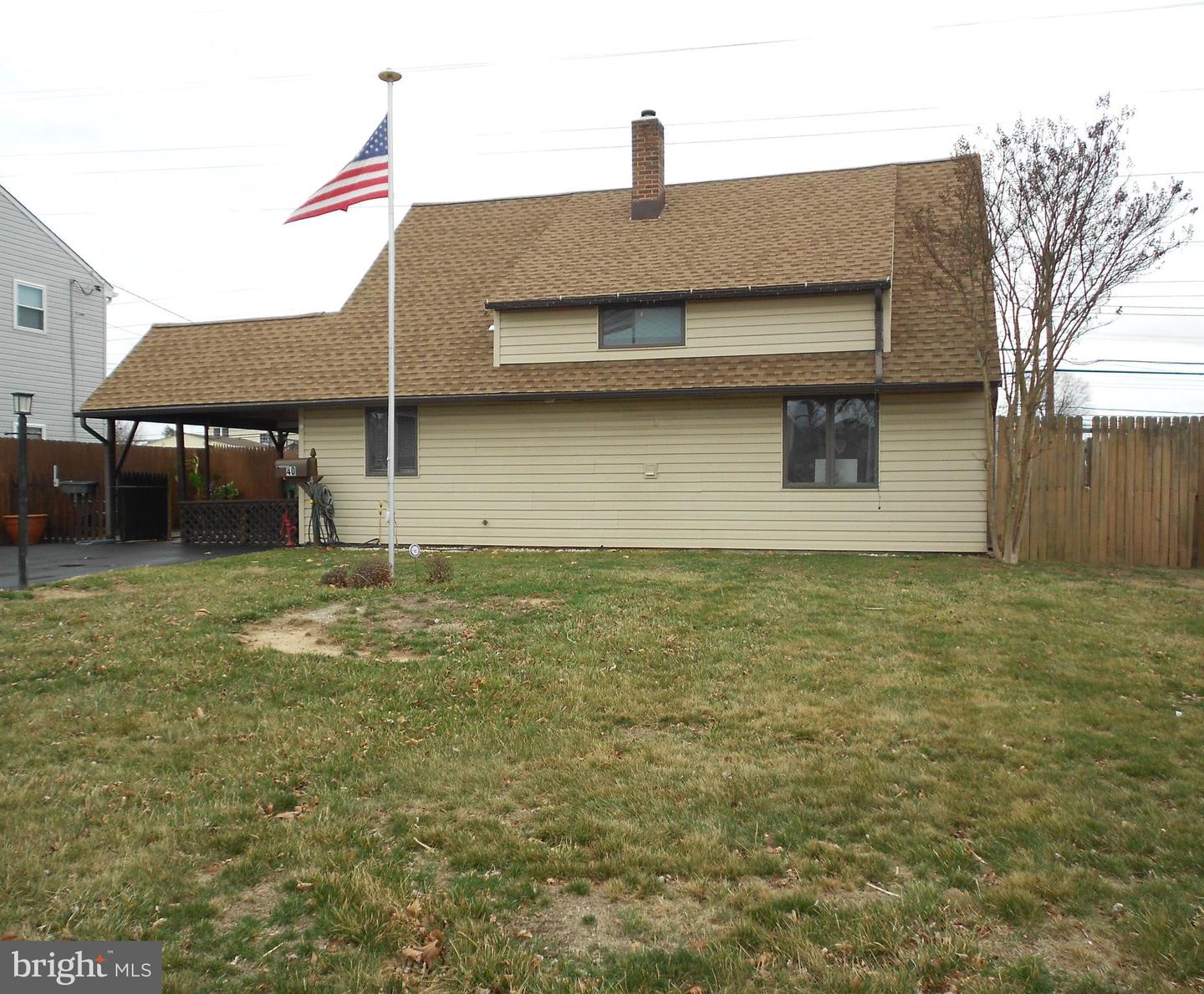 40 Coral Lane, Levittown