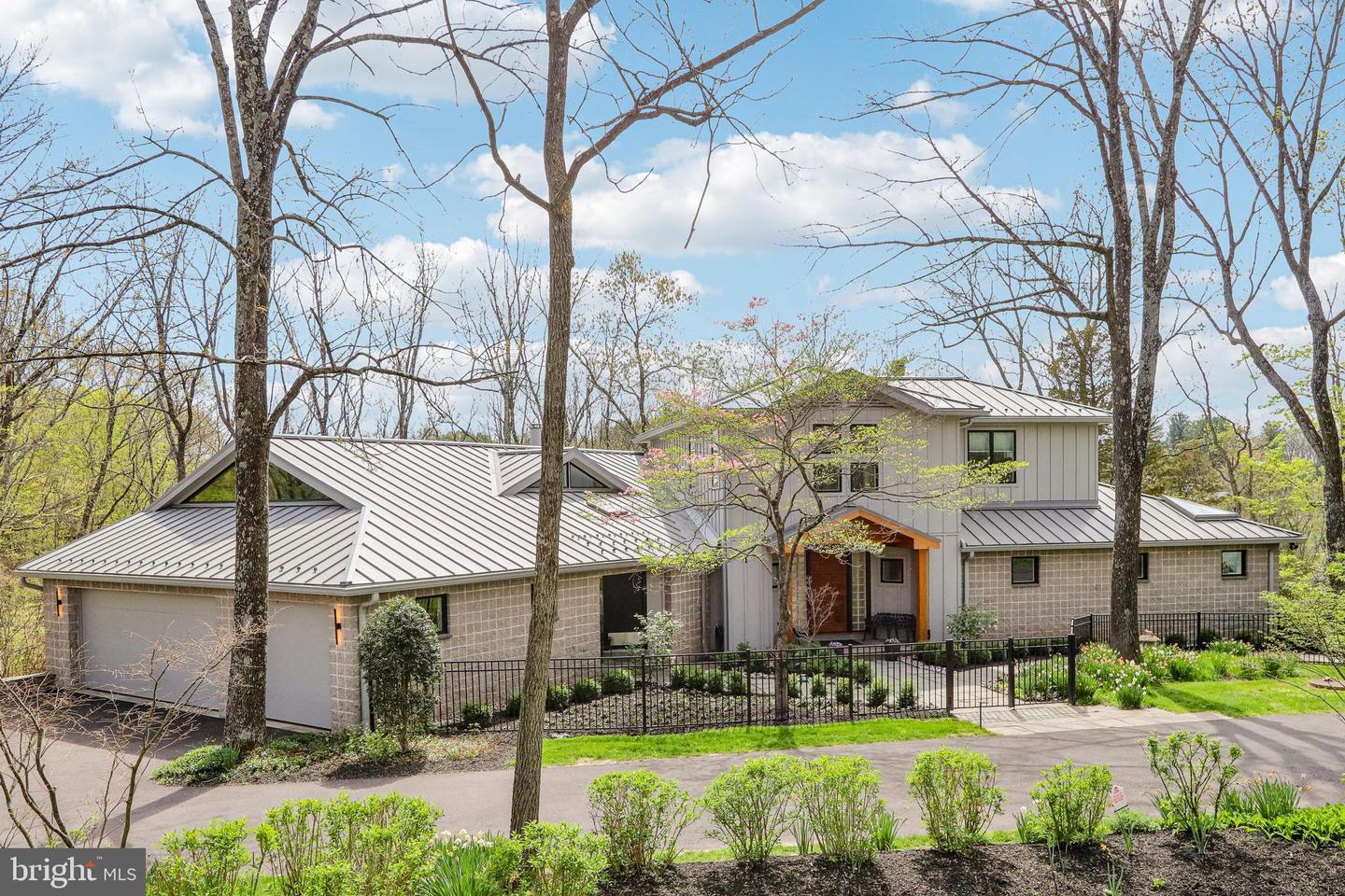 20 Woodhill Road, Newtown