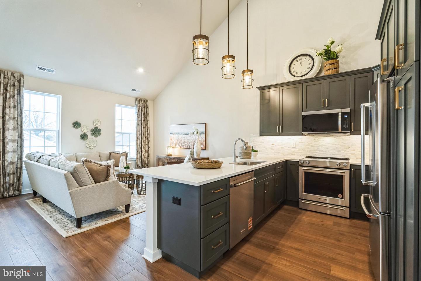 102 Cedar Circle #72, Levittown
