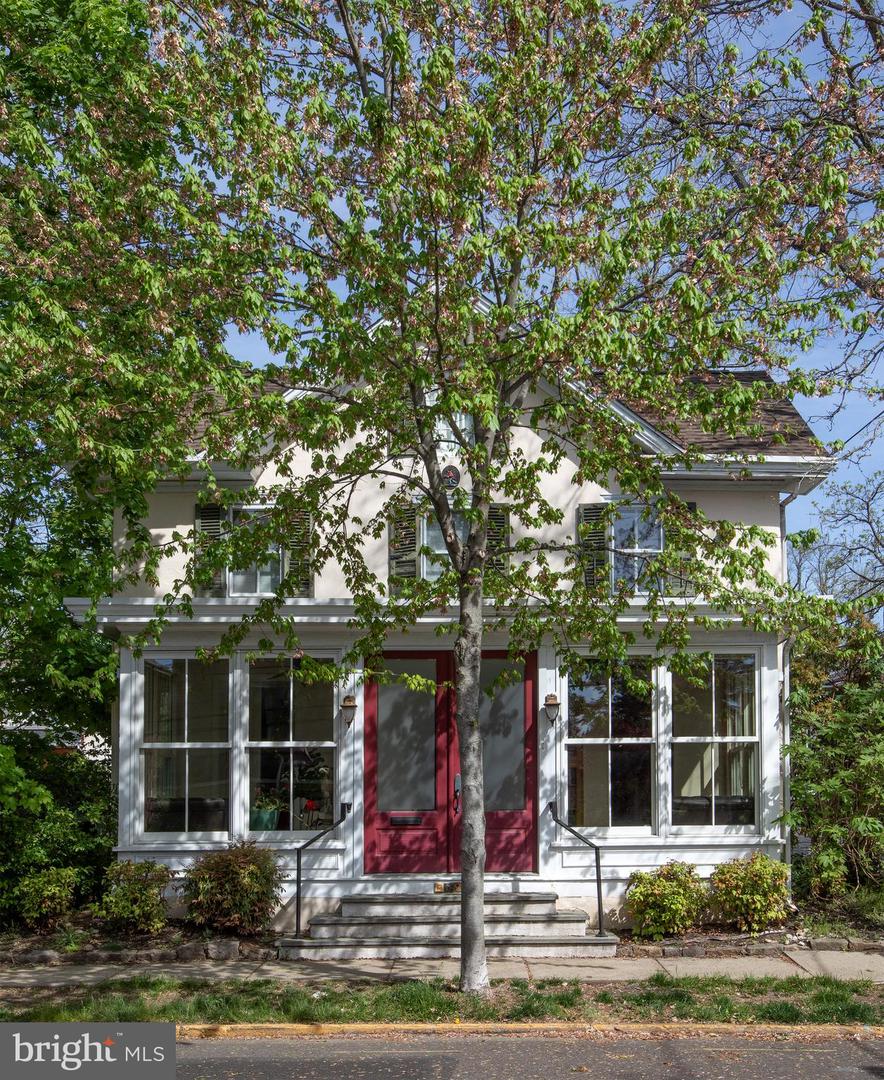 69 E Oakland Avenue, Doylestown
