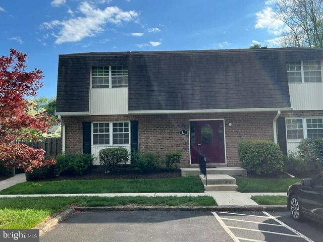 208 Hampton Crossing, Southampton