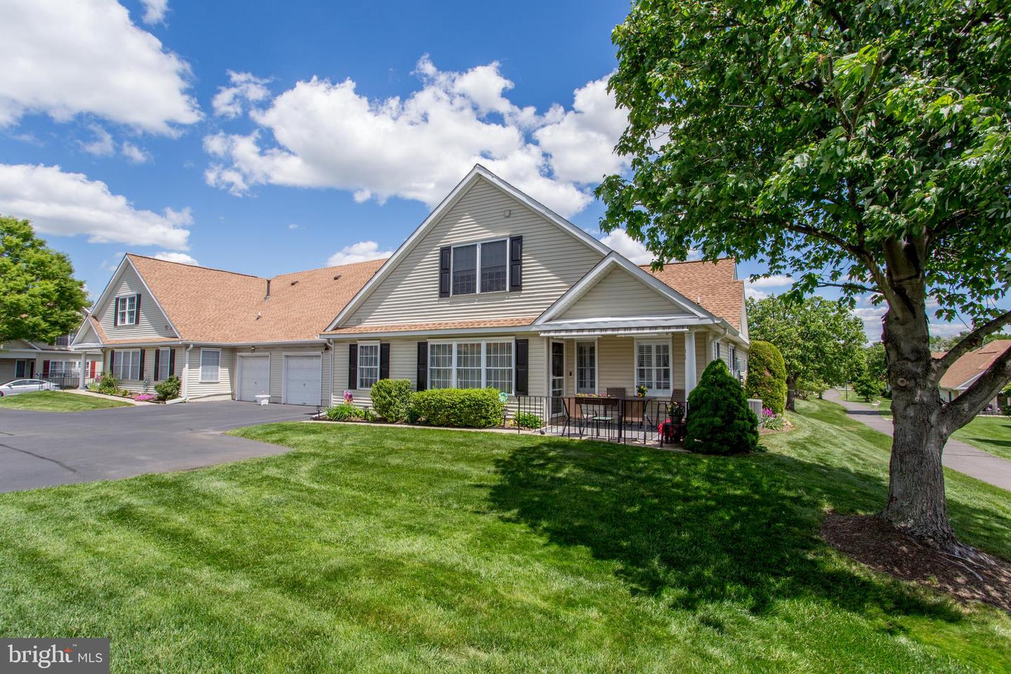 31 Avenrowe Court, Fairless Hills