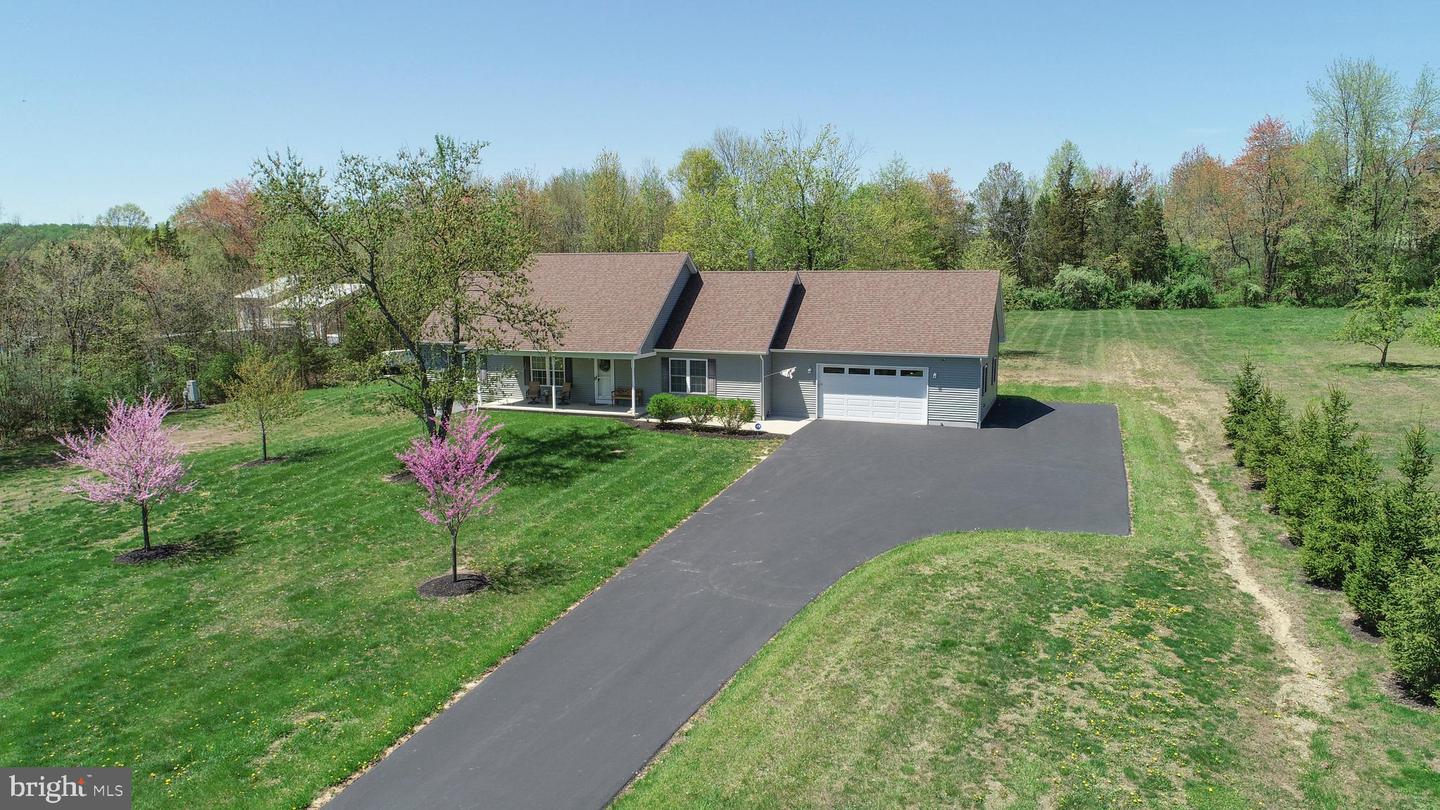 3379 School Road, Kintnersville