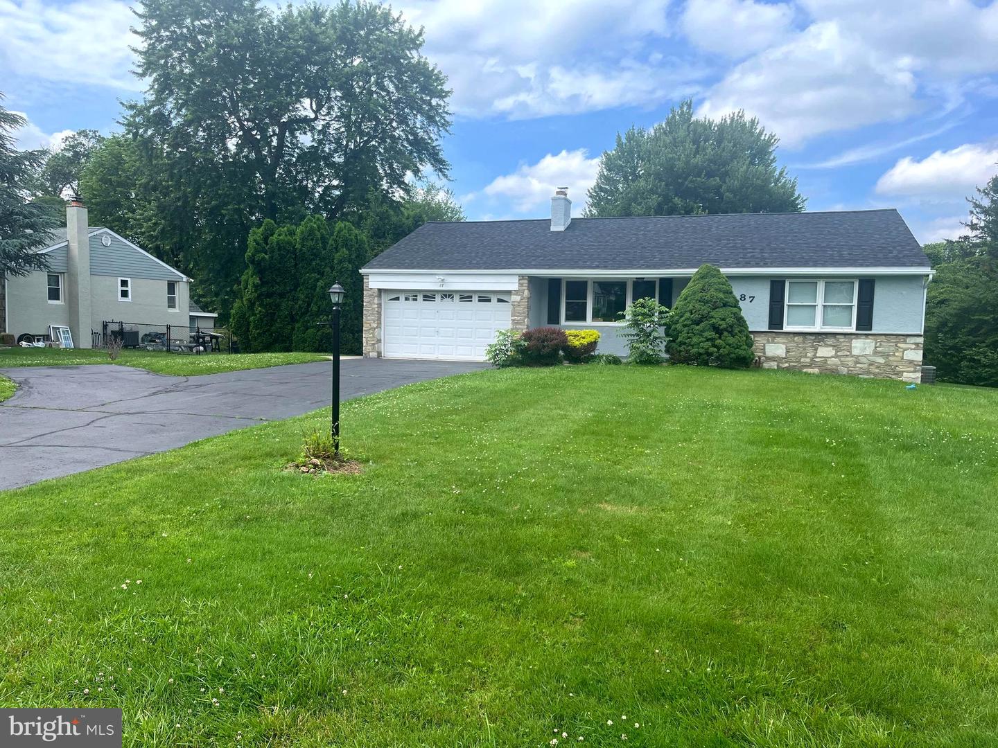 87 Valley Drive, Southampton