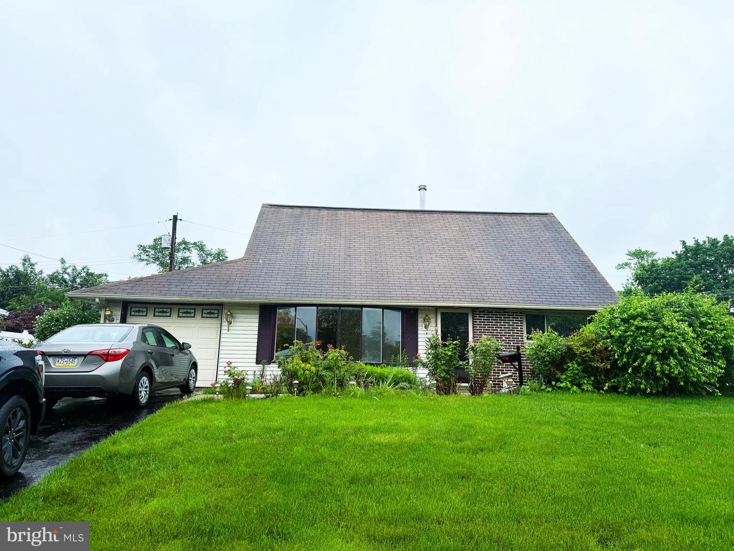 6 Harrow Road, Levittown