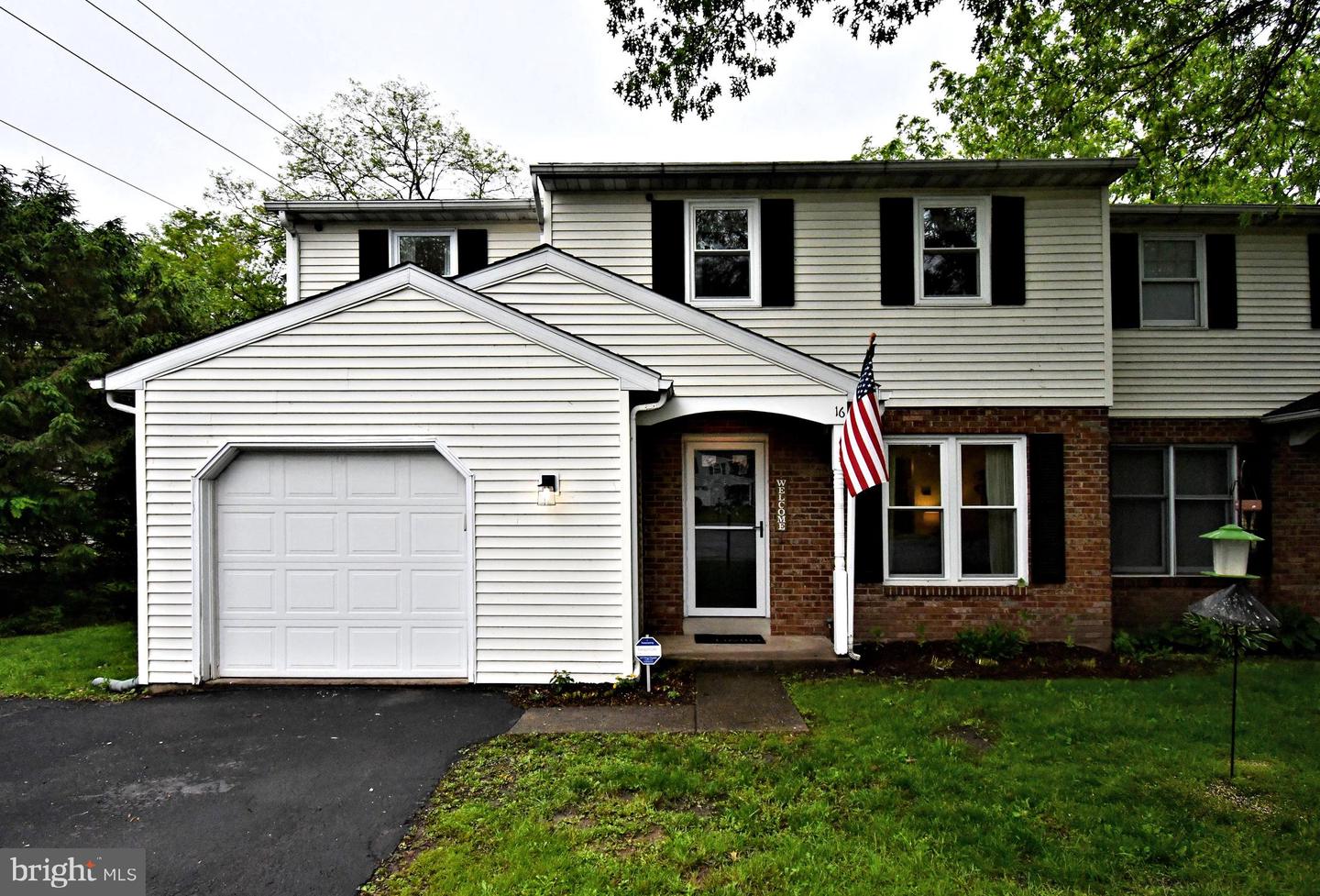 16 Grove Circle, Sellersville