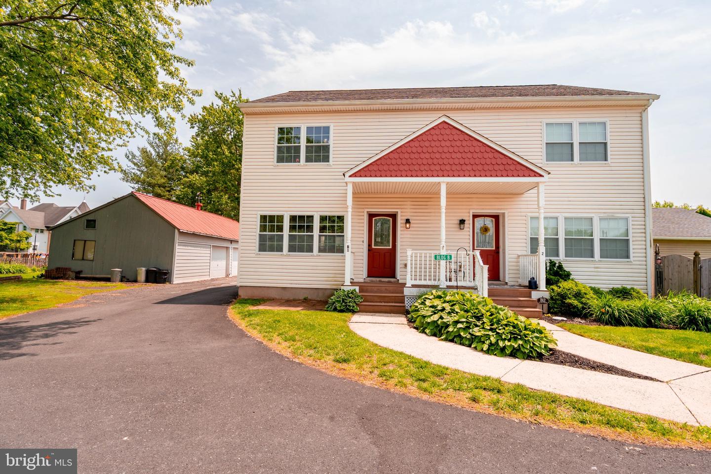 19 E Broad Street #b-1, Trumbauersville
