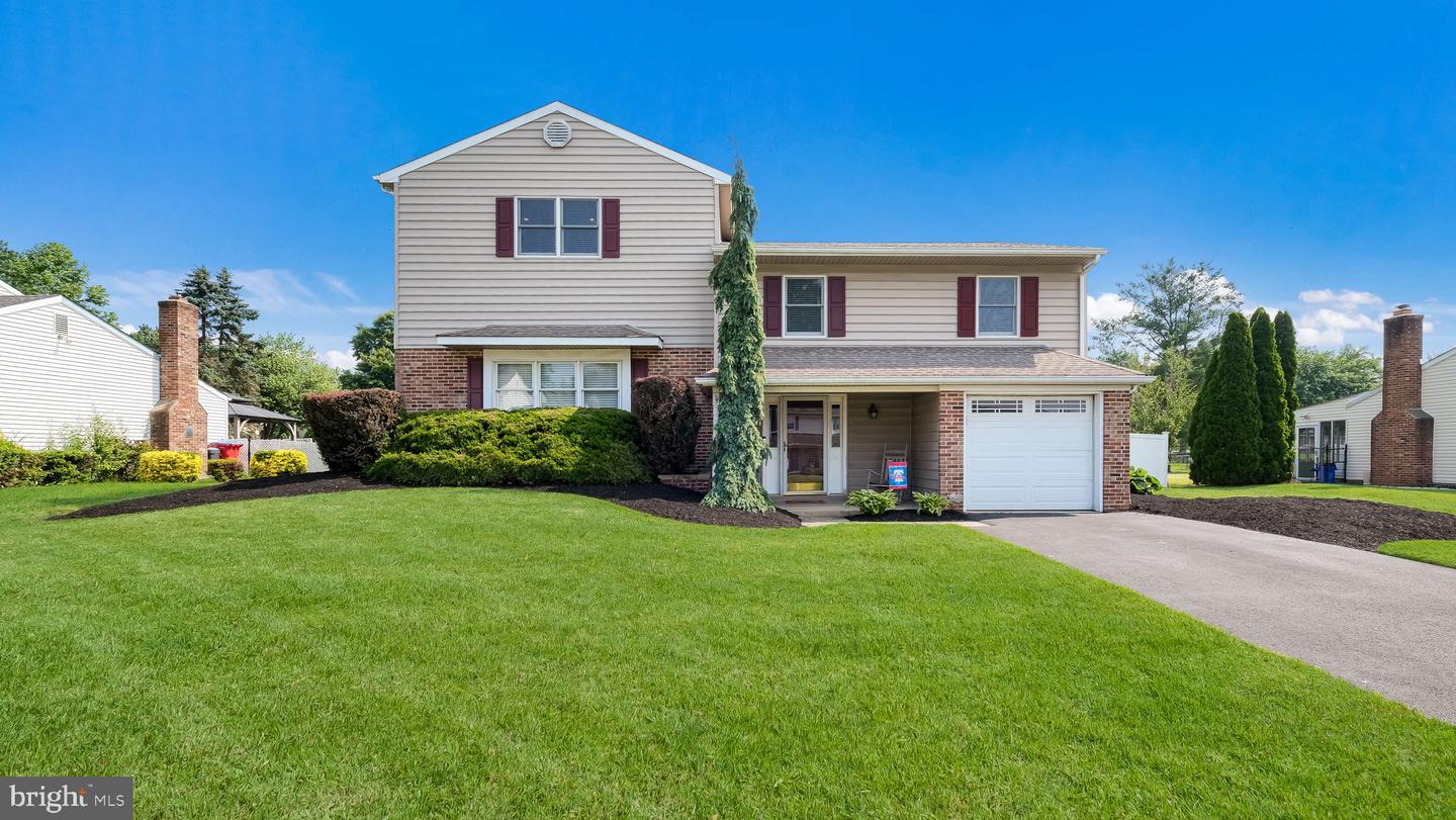 275 Magnolia Road, Warminster