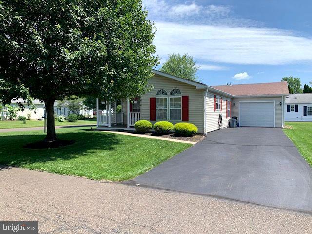 212 Dove Court, New Hope