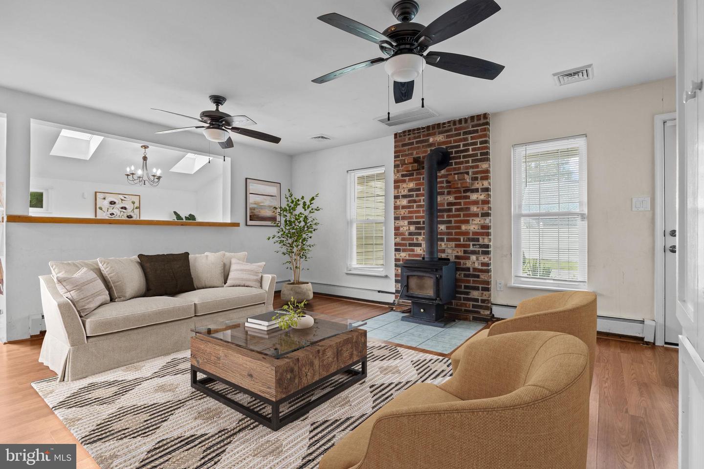 36 Grapevine Road, Levittown