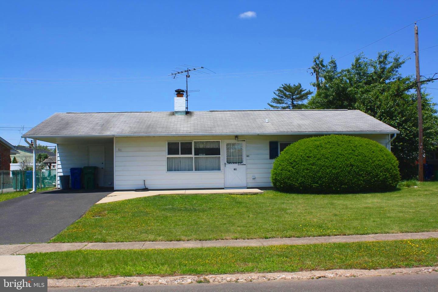 61 Shepherd Lane, Levittown