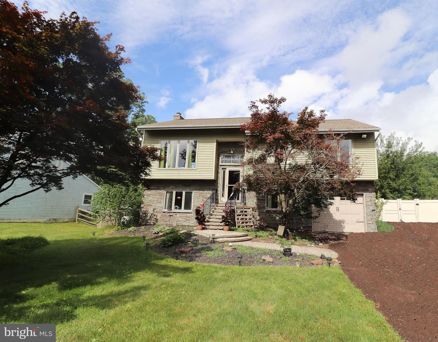 10 Blue Rock Drive, Sellersville