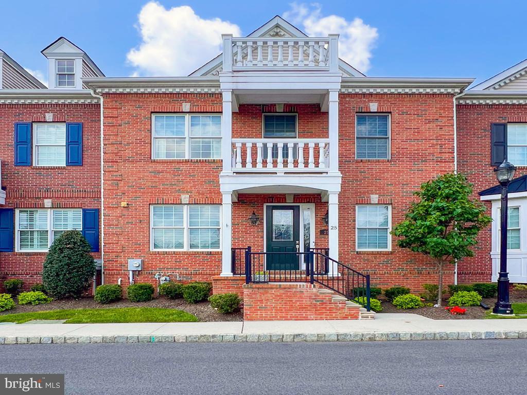 25 Creekview Lane, Yardley