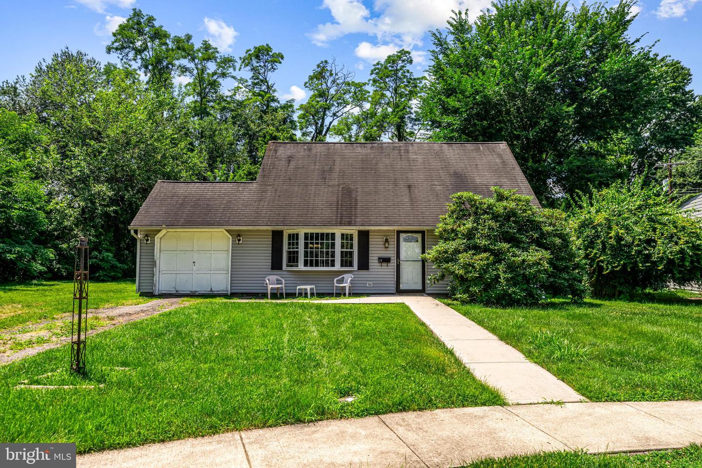 24 Eventide Place, Levittown