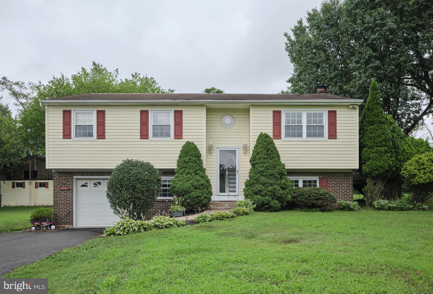1945 Sweetbriar Road, Ottsville