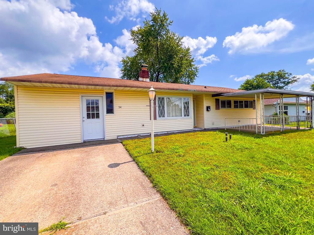 34 Mistletoe Lane, Levittown