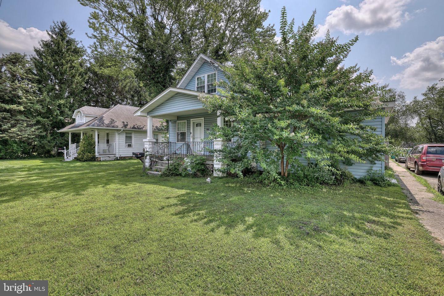 2800 New Falls Road, Levittown