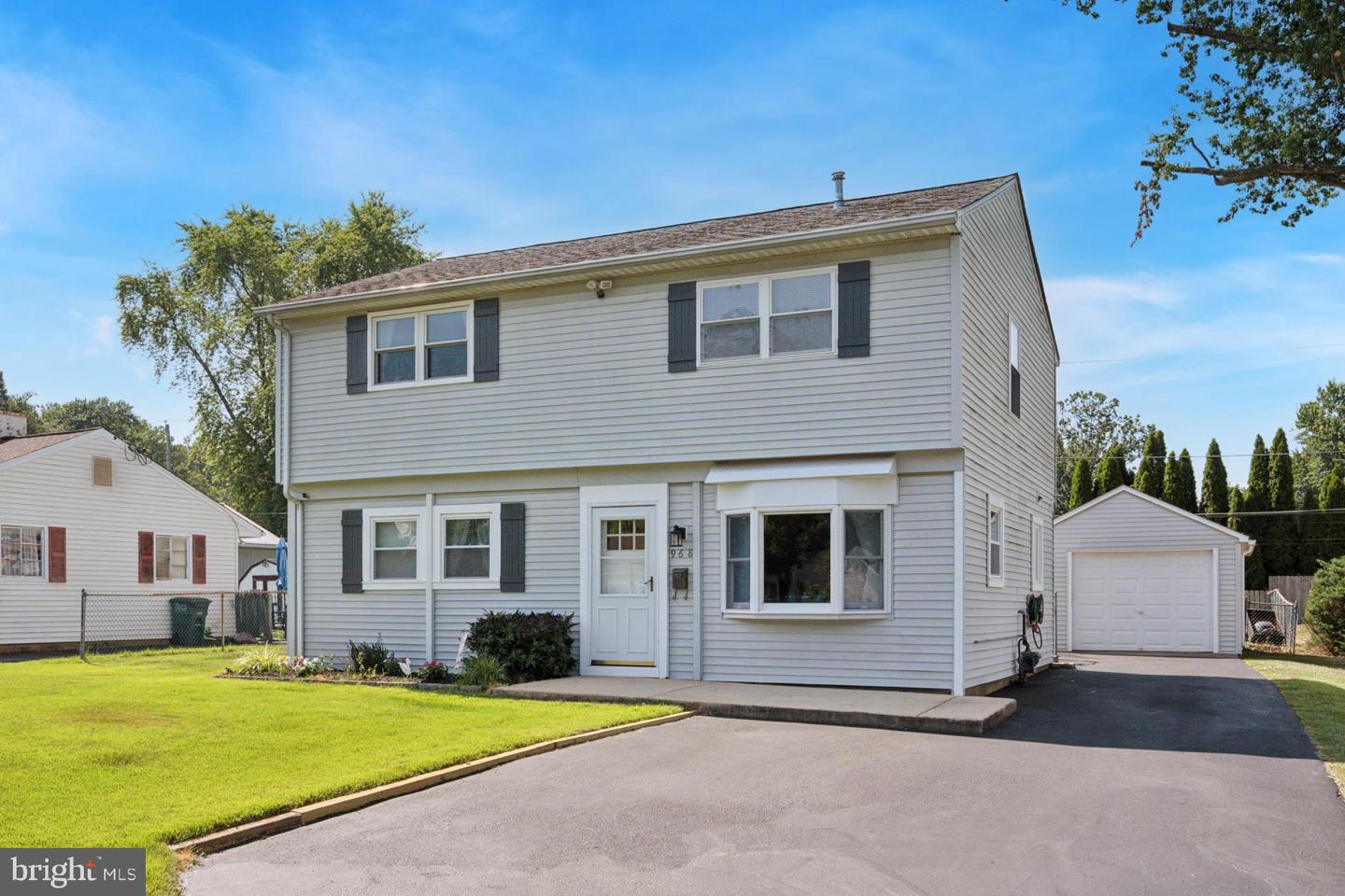 968 Willopenn Drive, Southampton