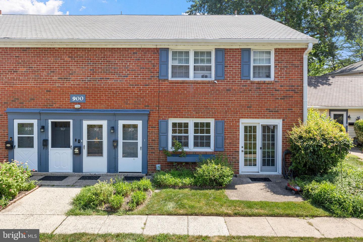 909 Yardley Commons, Yardley