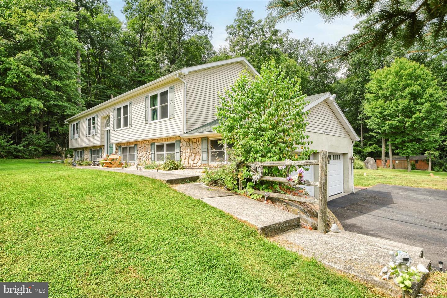 1021 Anna Lane, Sellersville