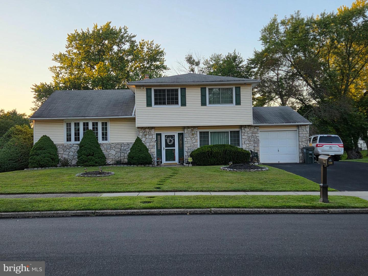 530 Andrew Drive, Southampton