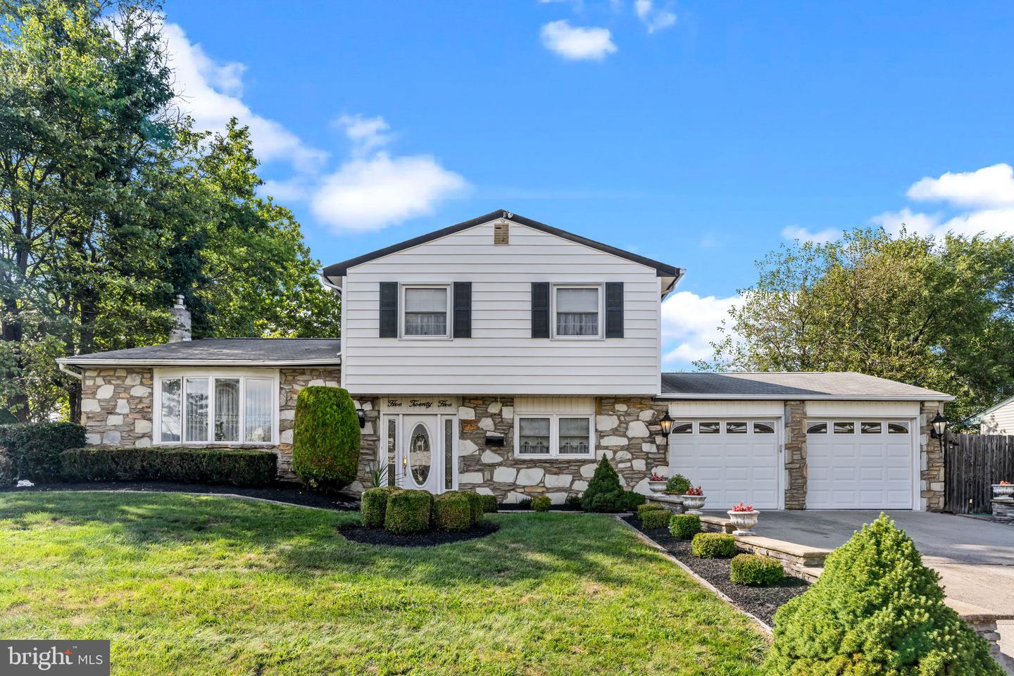 525 Cassingham Road, Fairless Hills