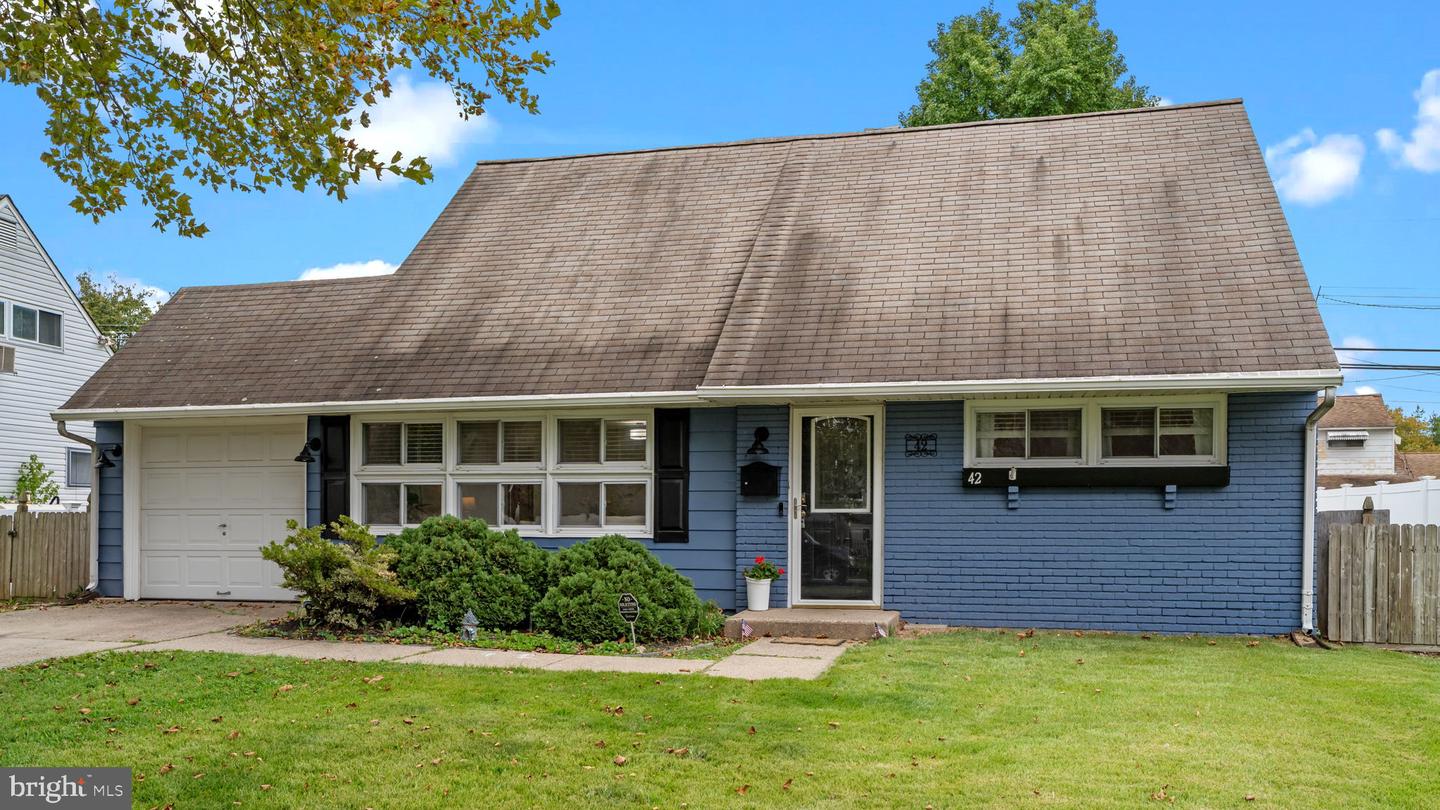 42 Kraft Lane, Levittown
