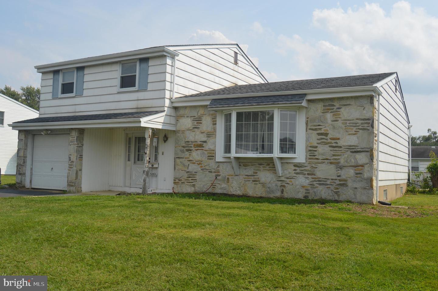 3255 Parkview Drive, Bensalem