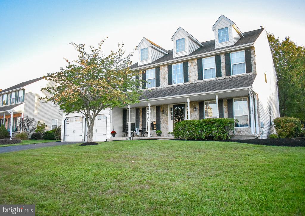 990 Meadow Glen Road, Warminster
