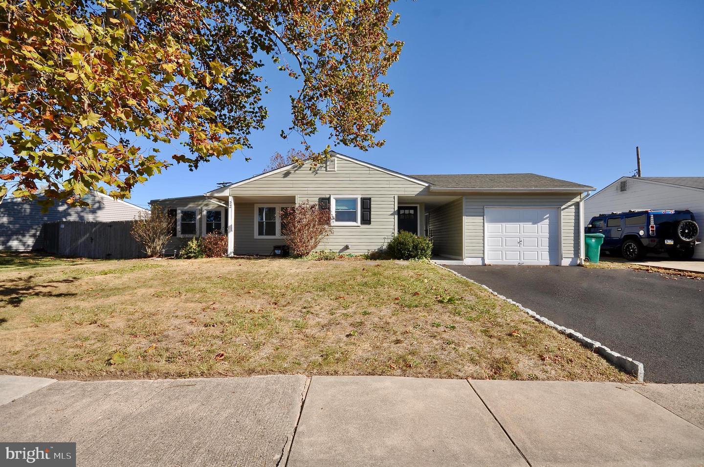 22 Disk Lane, Levittown
