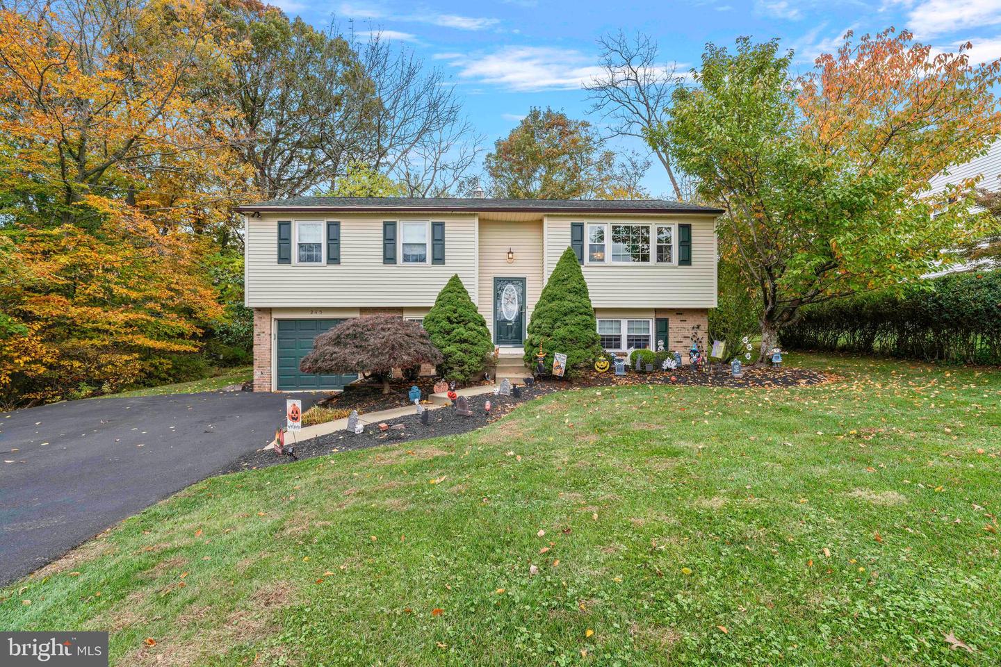 245 Hampshire Drive, Chalfont