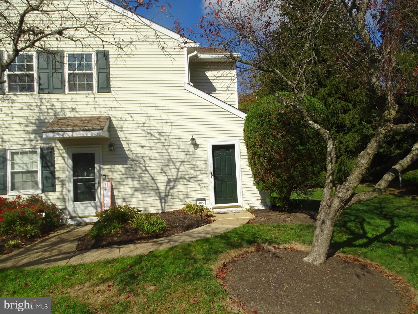 406 Steamboat Station Drive, Southampton