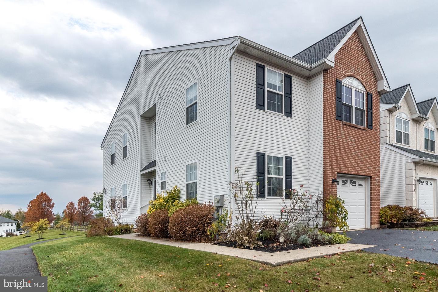 203 Hampshire Drive, Sellersville