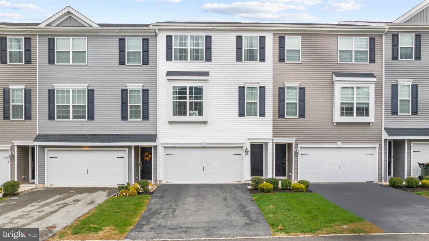 105 Edgewater Court, Quakertown