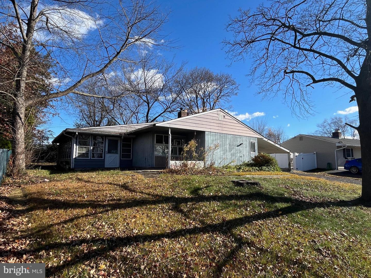 394 Lakeside Drive, Levittown